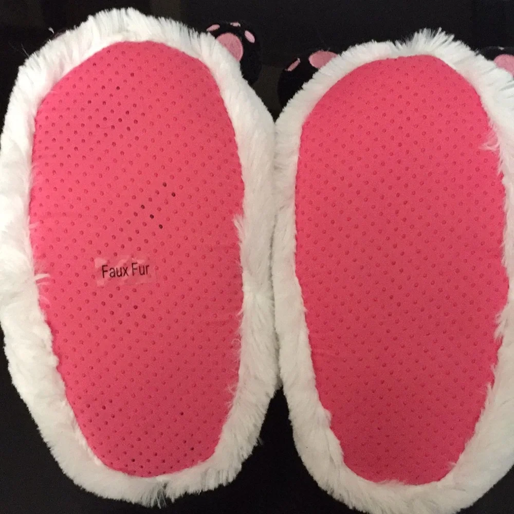 Justice slippers panda bear size 6/7 black‎ and white with pink trim